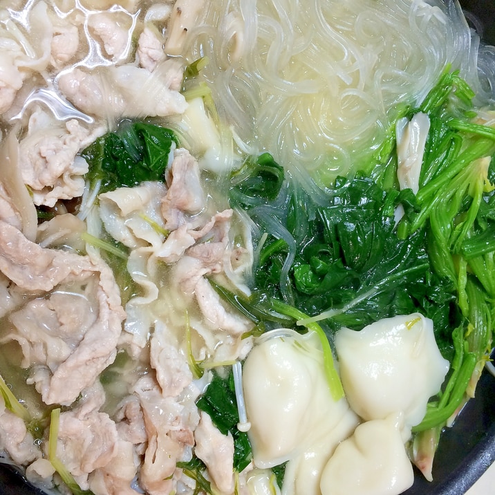 ほうれん草大量消費に 餃子入り常夜鍋 レシピ 作り方 By とまとまトマト1259 楽天レシピ ほうれん草大量消費に 餃子入り常夜鍋 レシピ 作り方 By とまとまトマト1259 楽天レシピ